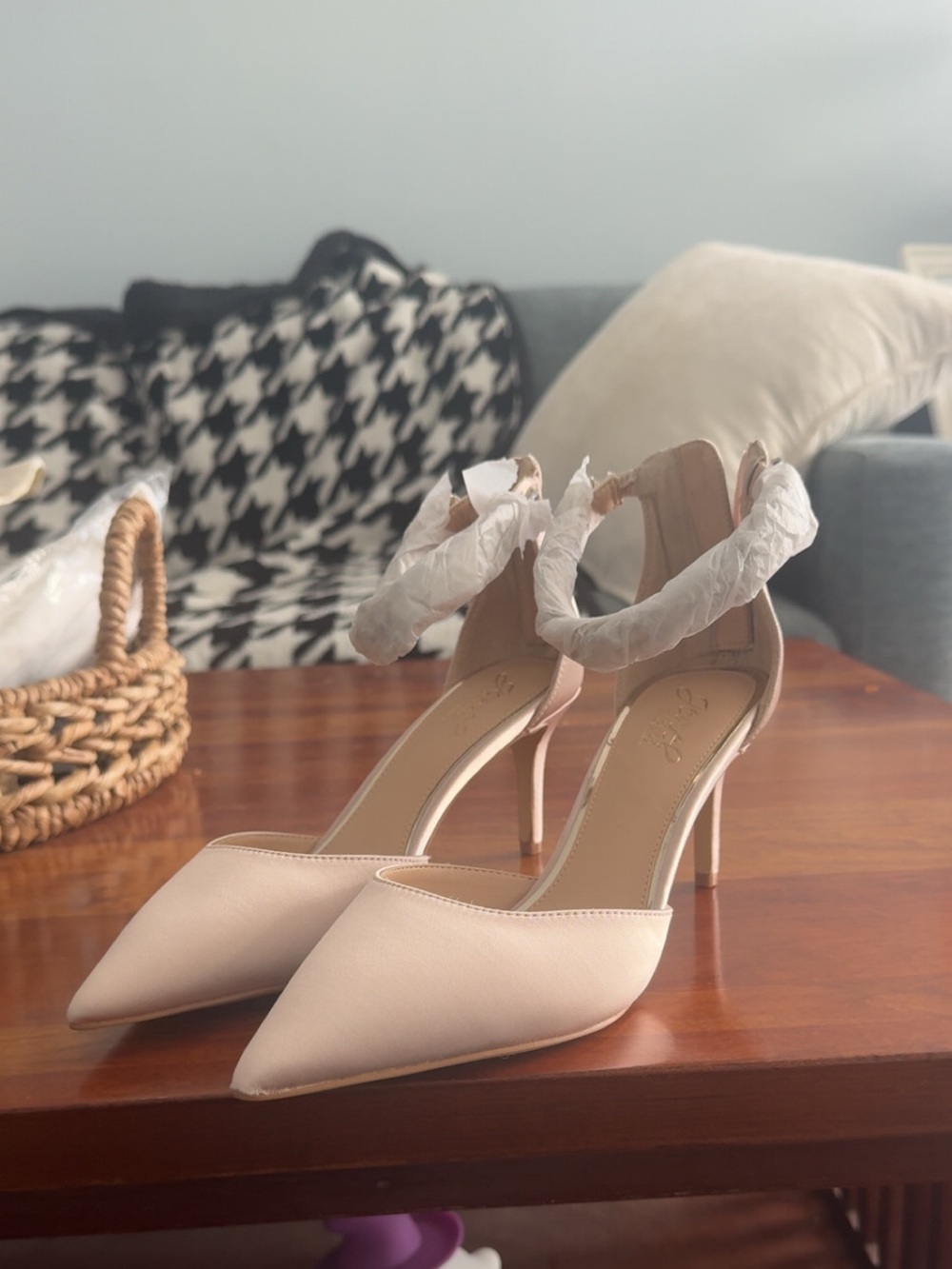 Naturalizer Pointed Ankle-Strap Stiletto Heels in Blush Pink